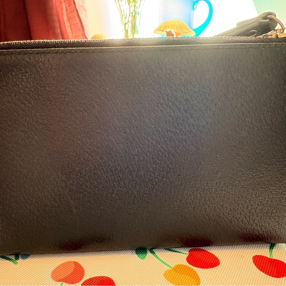 Kate Spade Vintage Black Leather Double Wristlet/Clutch  EUC - Picture 2 of 6